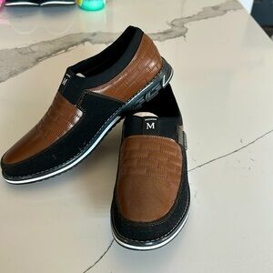 Men’s comfy casual/dress shoes 9.5US 43